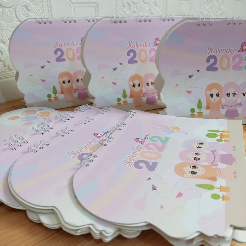 

KALENDER MIULAN 2022 / KALENDER MEJA 2022