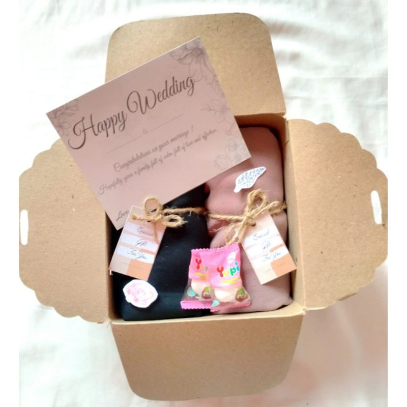 

[Hijab] Gift Box Hijab Kubus Kado Ulang Tahun Wisuda Pernikahan Anniversary Congratulations