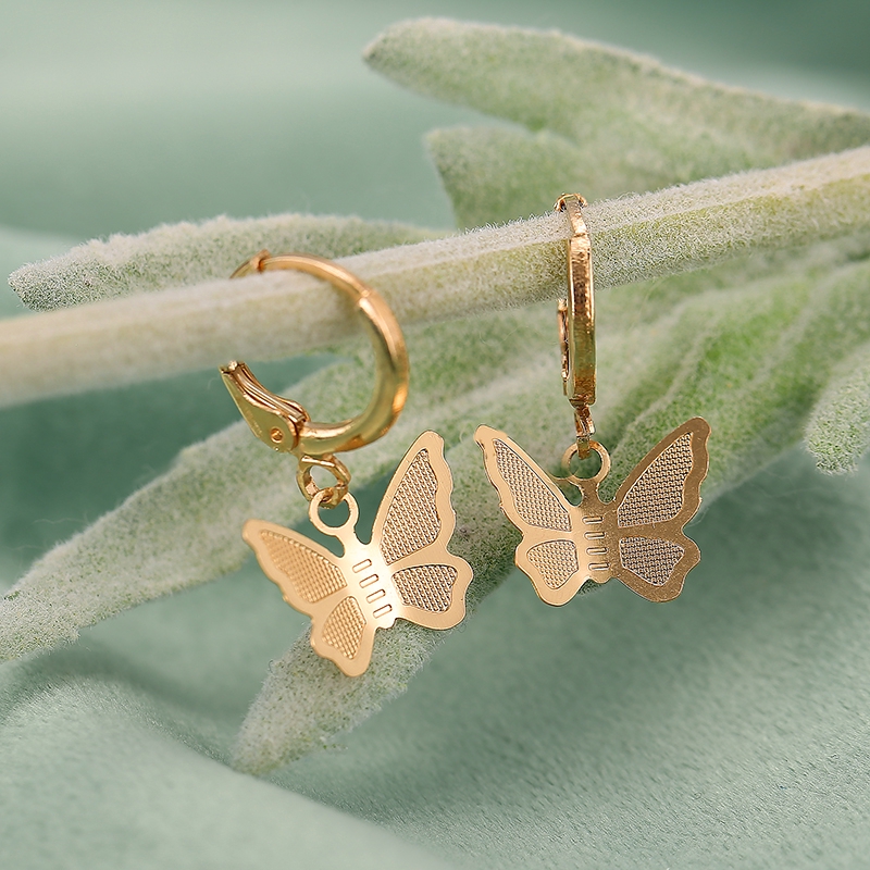 YEEZII Anting Bentuk Kupu-Kupu Warna Emas Gaya Retro Korea Untuk Wanita