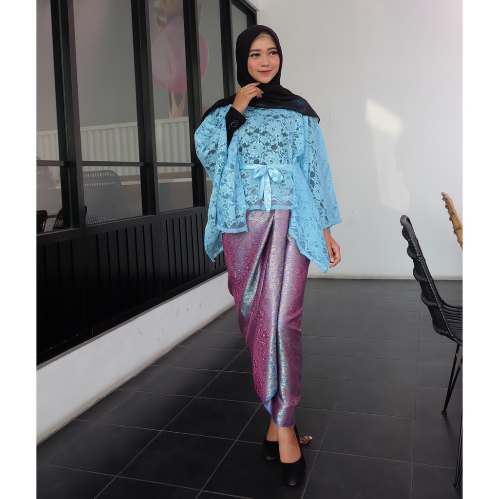 EASTERN ID Cape Lace Biru Setelan Kebaya  Modern  Brukat 