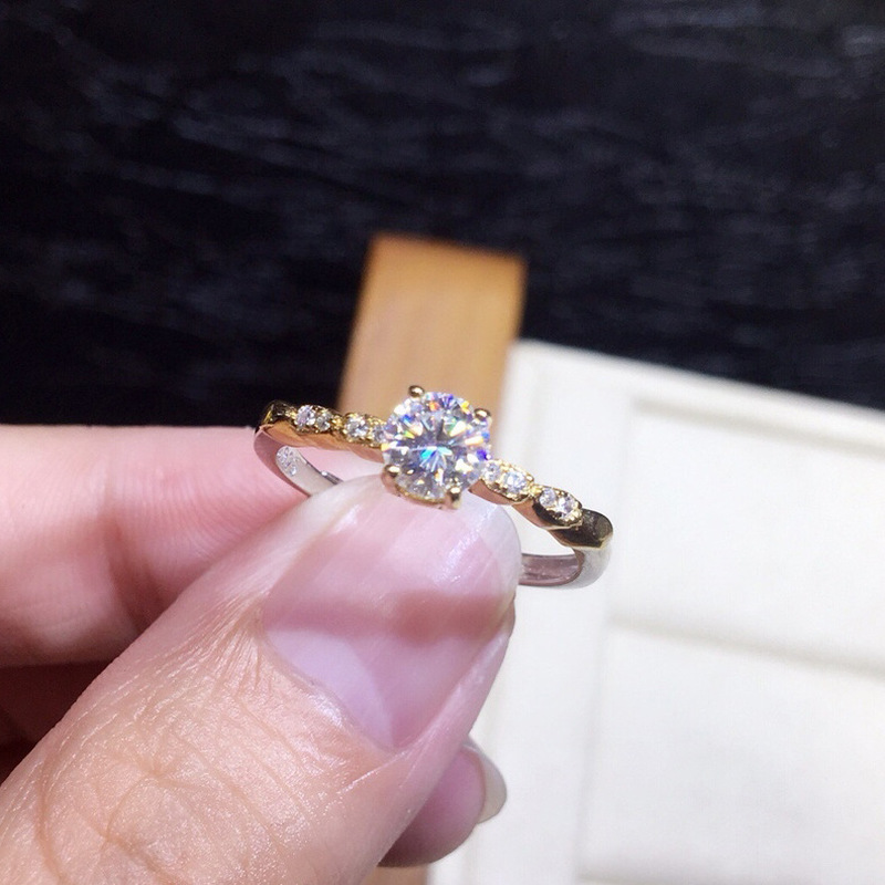 Cincin Moissanite Berlian Baja Titanium Berlapis Emas Wanita Gaya Sederhana Fashion Perhiasan Kawin Kristal Rings