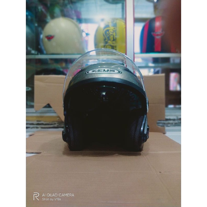HELM ZEUS 610