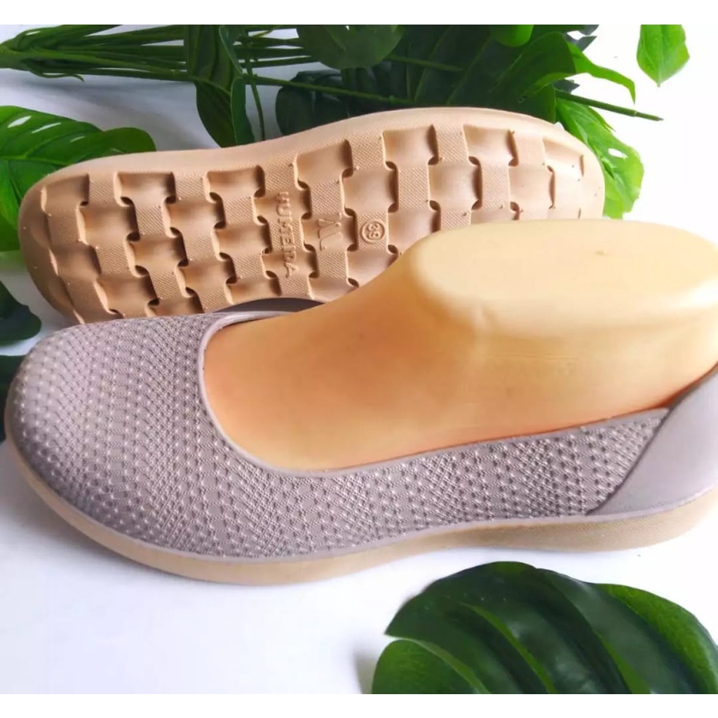 sepatu wanita slip on yumeida karet  trendy
