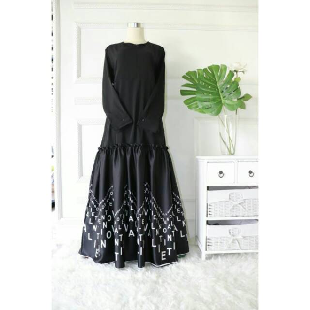 Gamis Valentino Hitam