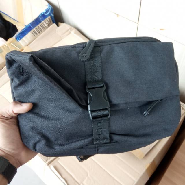 Chest bag hush puppies