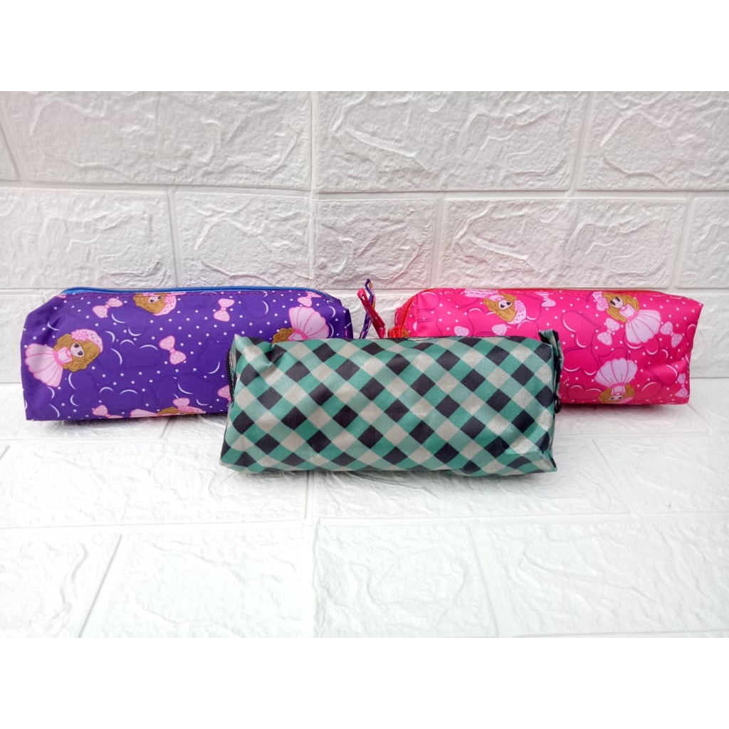 Tepak / Tempat Pensil  Resleting Kain Bantal-1