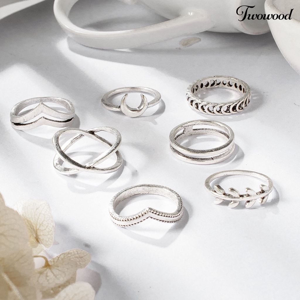 7pcs / Set Cincin Jari Warna Solid Gaya Vintage Untuk Wanita