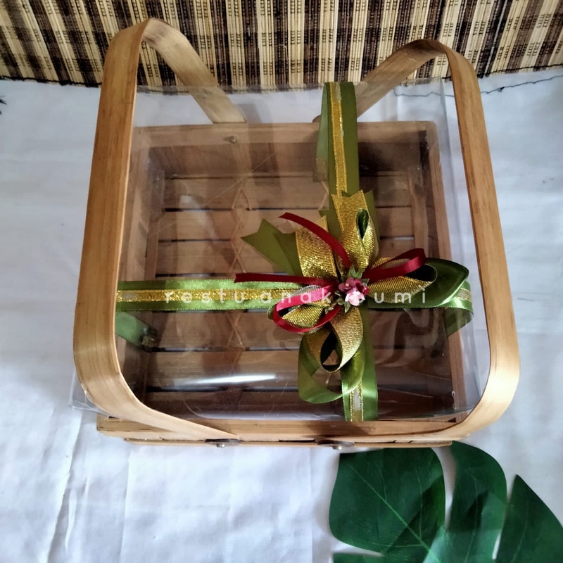 

kotak seserahan premium uniq wadah roti kue Keranjang Bingkisan Giftbox 25x25/hantaran/nikahan/seserahan/hampers/bingkisan/wedding/hadiah/giftbox/keranjang/wadah makanan/gift/sembako/roti/cake/nasi/catering/nasi box/food/lamaran/tradisi/craft