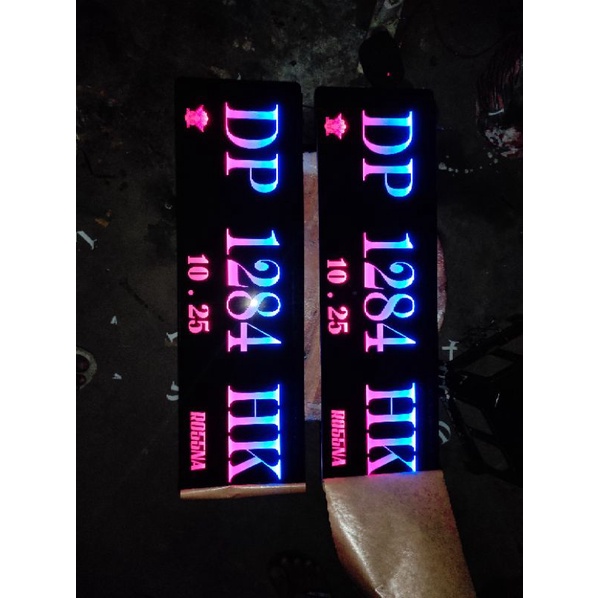 Plat mobil akrilik super keren led + hologram ( satuan ) 1