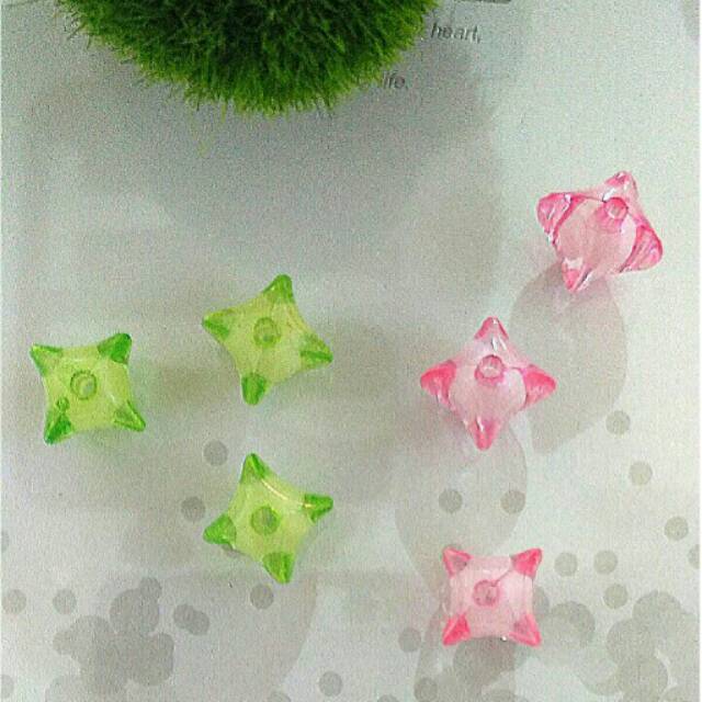 

Mote / Manik - Manik Akrilik Bening Bentuk Belimbing 1pack