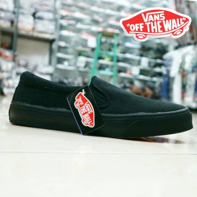 SEPATU SLIP ON PRIA BISA COD KASUAL SOL KARET WARNA HITAM POLOS FULL BLACK