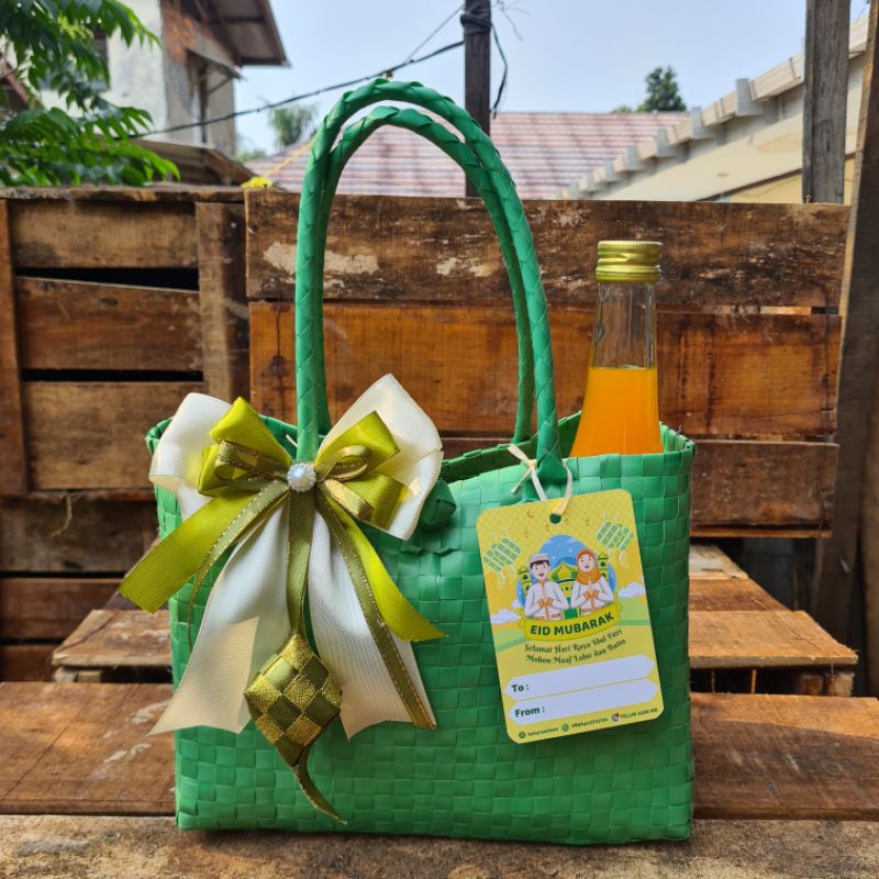 

iDk90 TAS HAMPERS LEBARAN IDUL FITRI - TAS ANYAM PLASTIK KOTAK TERMASUK PITA DAN KARTU