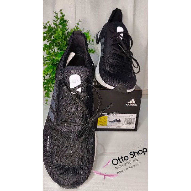 Sepatu lari Adidas Ultra Boost summer Rdy ORIGINAL BNIB favorit Hitam Putih