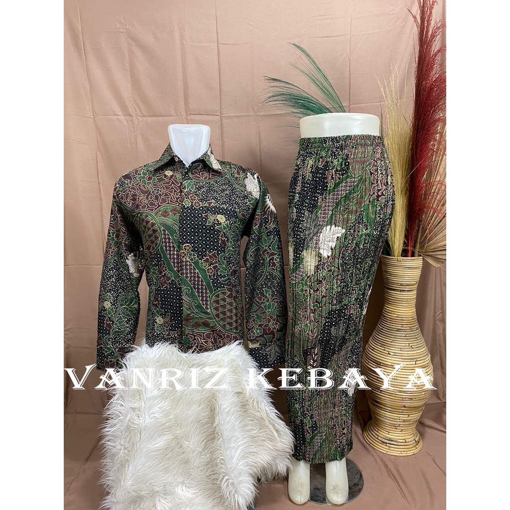 Vanriz Kebaya-Kemeja Batik Pria Slimfit Lengan Panjang Couple Rok Plisket