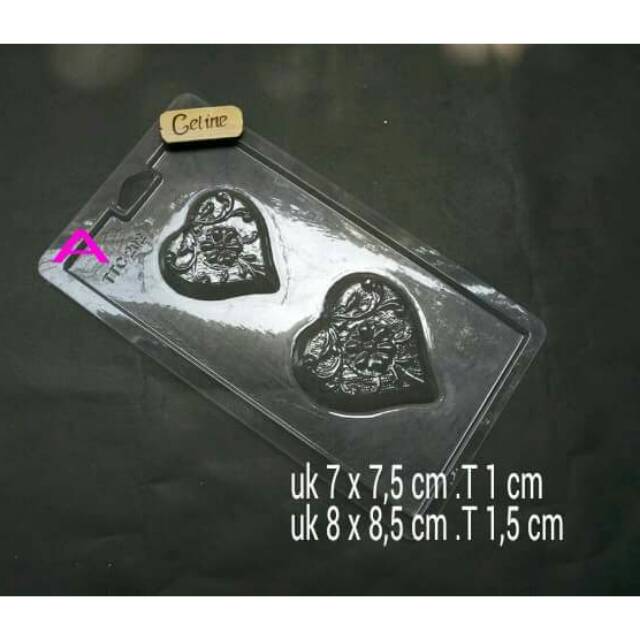 Cetakan coklat mika hati