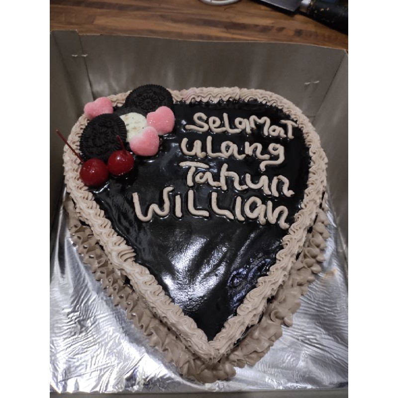 

KUE ULTAH LOVE SIMPLE