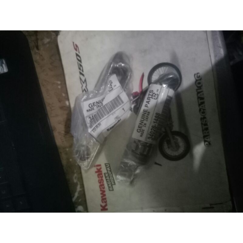 Step Belakang Injakan kaki pijakan kaki belakang ninja 250 Karbu original kawasaki