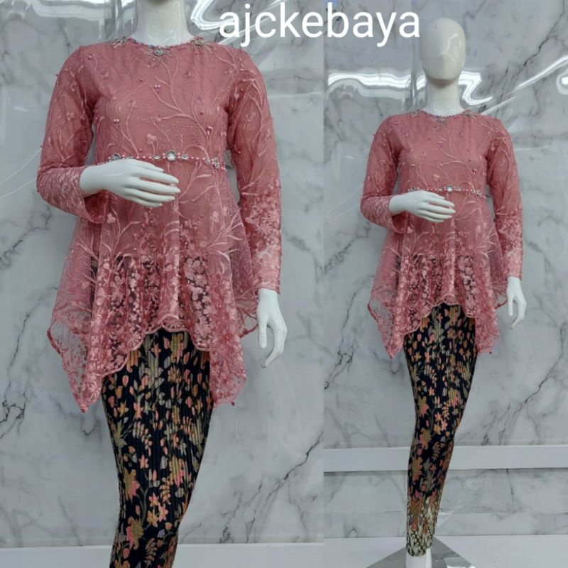 Kebaya/Kebaya Mewah /Gomes  Tille Payet/Kebaya Modern/Setelan Kebaya /Kebaya Couple/ Kebaya Kondagan/Kebaya Wisuda/Kebaya Terbaru