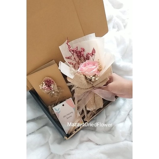 hand Bouquet in box - hand buket hampers