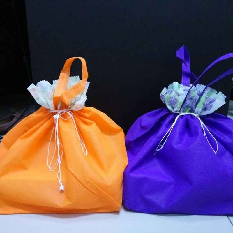 

Tas box nasi/Spunbond /serut 20x20(12pc)