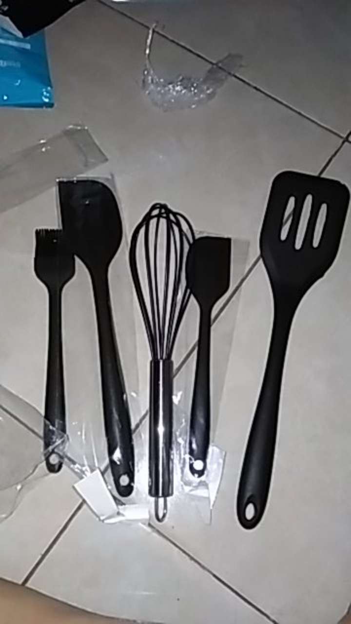 Freemir Set (5 In 1) Peralatan Masak Resistant Sillicon Kitchen Utensil Pengocok Telur Kue Spatula