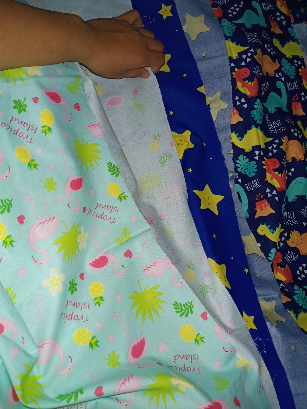 Hello Summer - Kain Sprei Katun Lokal Meteran Star Bintang Kecil