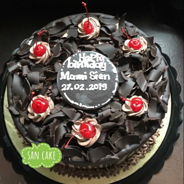 

Kue tart blackforest