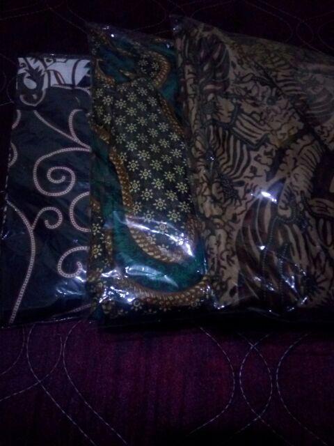 Kemeja Batik Pria Motif Cendrawasih Kuning