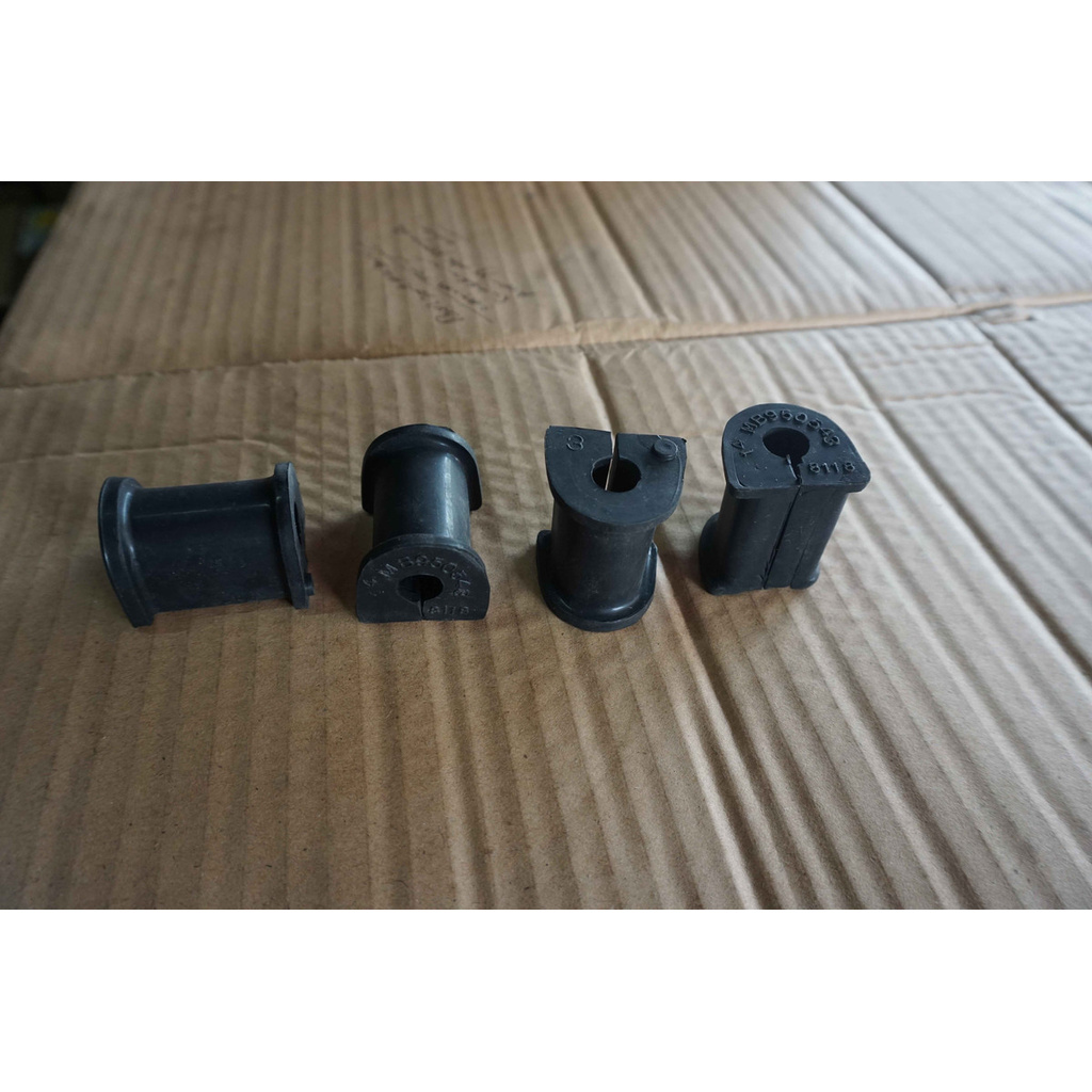 Karet Bushing Stabilizer Shock Belakang Mitsubishi Galant V6