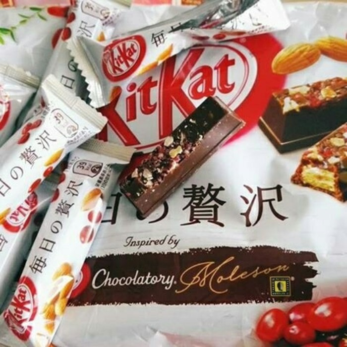 

KITKAT CHOCOLATORY MOLESON CRANBERRIES ALMOND CHOCOLATE / KITKATJEPANG promo