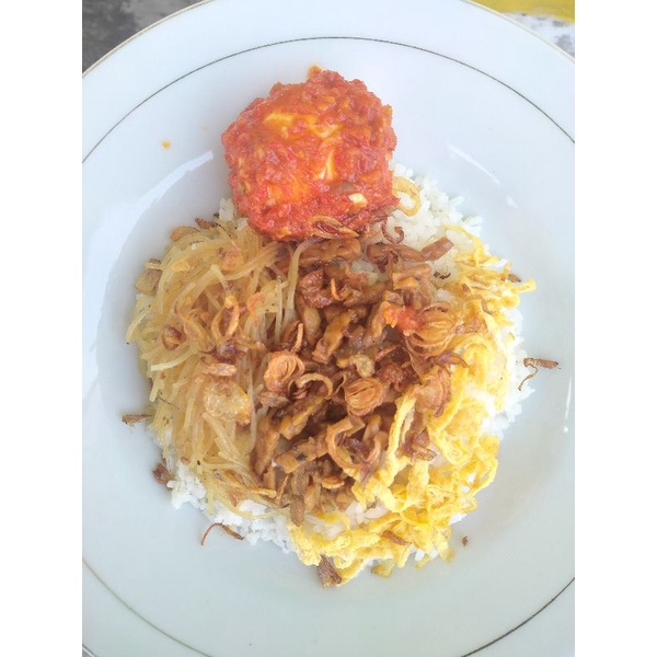 

nasi uduk telor bulat balado