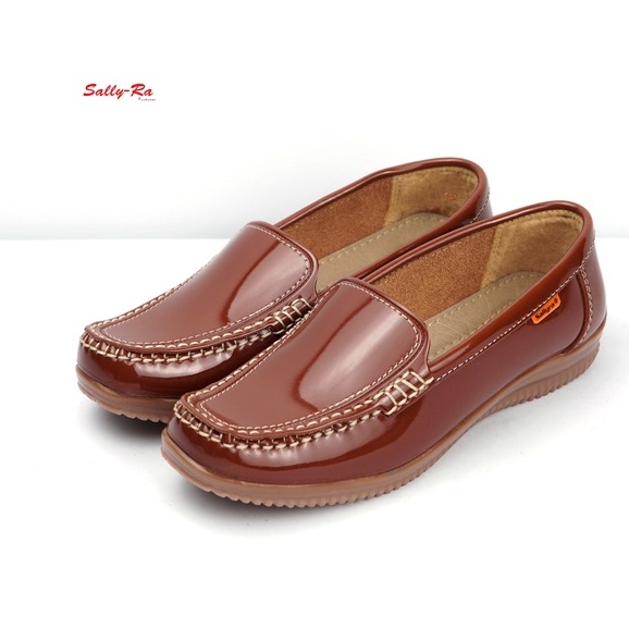 Sepatu Wanita Polos Bahan Glossy Sol Karet (Starla)