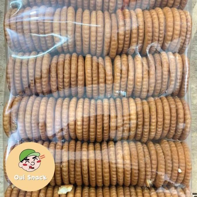 

Khong guan Cheese Cracker - Biskuit Keju Asin Bulat
