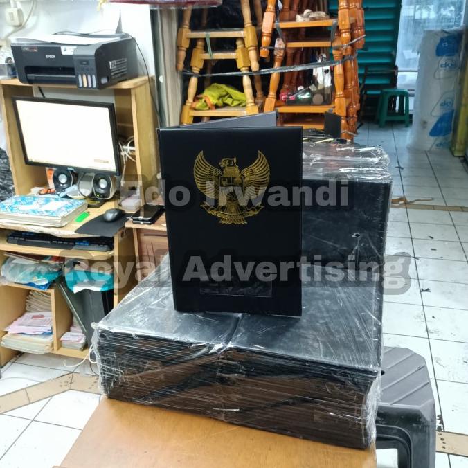 

Office & Stationery | Document Organizer | Map Garuda Pancasila Map Upacara Map Perlengkapan Upacara Ready Stock | Best Seller