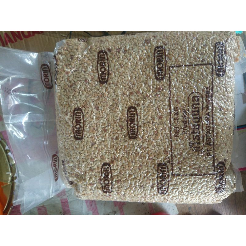 

kacang sangrai, kacang cacah, morin, repack dari kemasan 5 kg kacang cincang untuk toping, martabak