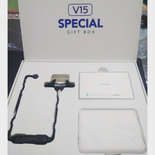 Vivo V15 Special Gift Box Powerbank & Headset Bluetooth