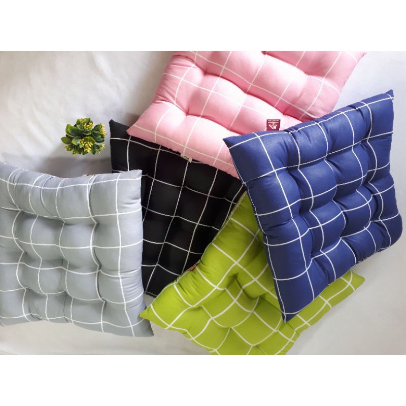 BANTAL DUDUK BANTAL LESEHAN 40x40cm diukur setelah diisi BANTAL DUDUK BANTAL LESEHAN 40x40cm diukur setelah diisi