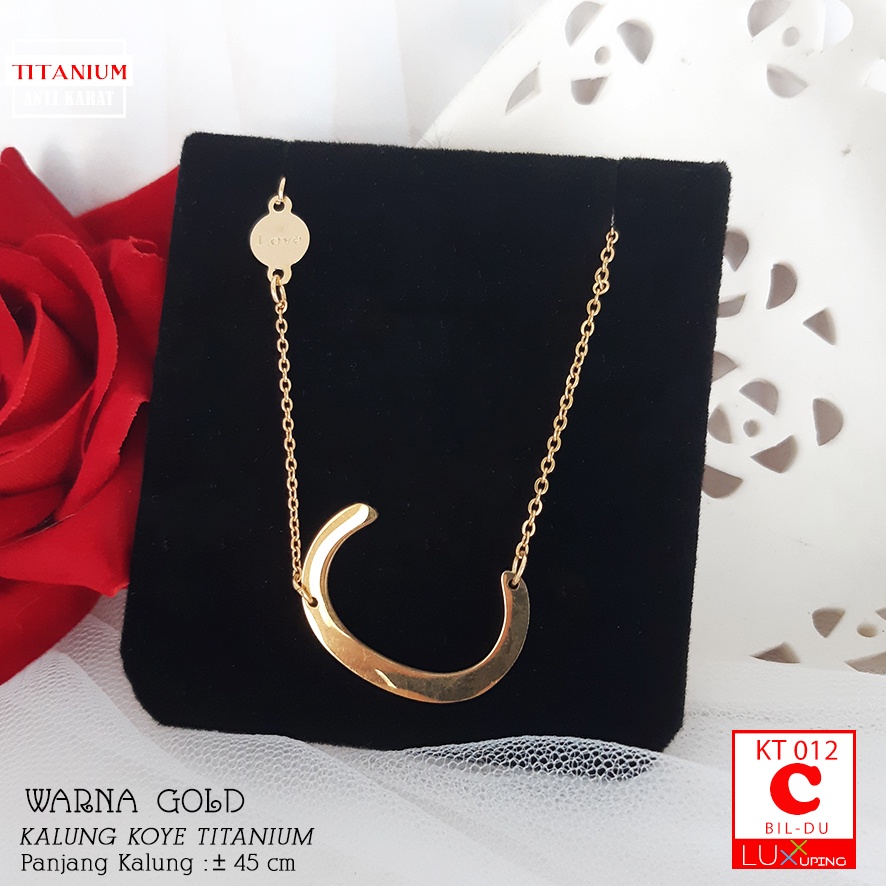 KT 012 GESER Gambar Kalung Gisel Titanium Kalung Huruf  Kalung Titanium Huruf Besar Tag Love Kalung Titan Anti Karat Perhiasan Fashion Wanita Kalung Stainless Steel Kalung Abjad Kalung Inisial Nama Anti Karat Selamanya Luxx Xuping