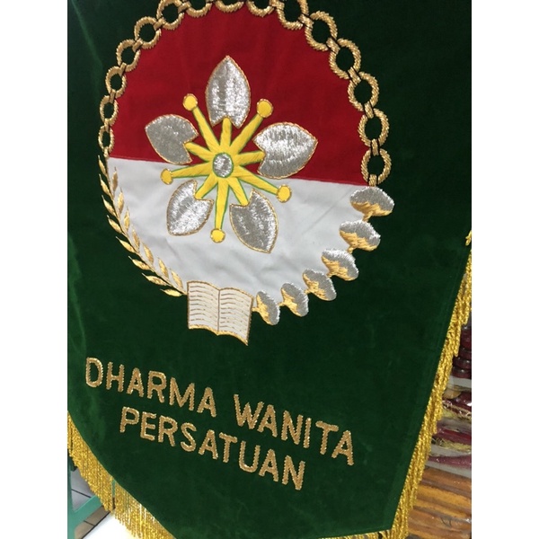 Bendera Dharma wanita persatuan Sulaman