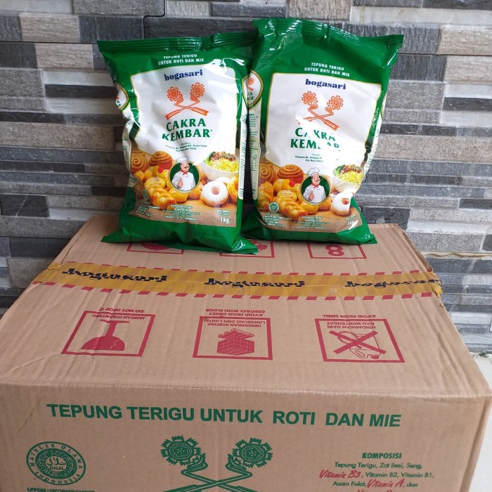 

PROMO [COD] Tepung Terigu Cakra Kembar 1 Dus (Via GOJEK)
