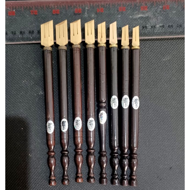 

1 batang Qalam rajawali / qalam bambu / qalam naskah / handam / pena khat / pena kaligrafi / pulpen khat / pulpen kaligrafi