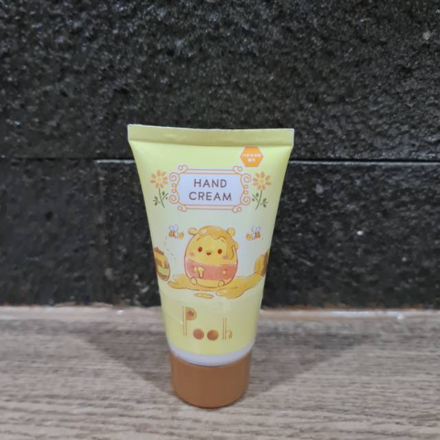 Hand Cream Disney land Disney store Pooh cream tangan original jepang