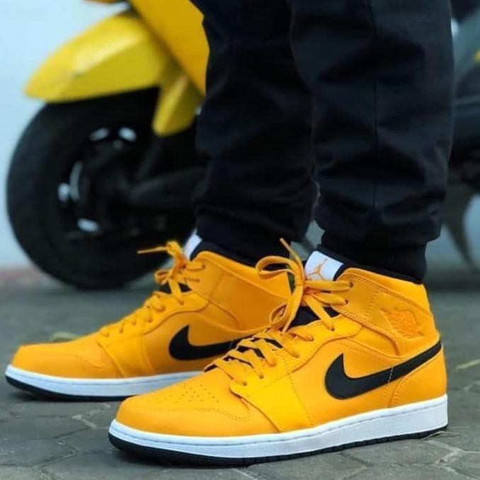 air jordan 1 mid taxi