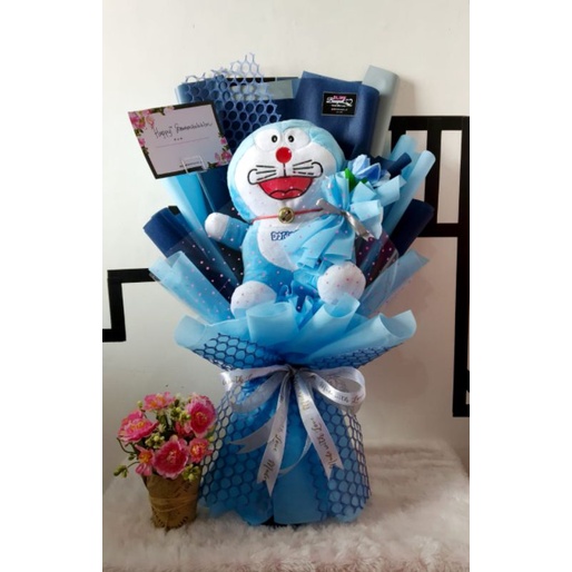 BUKET BONEKA DORAEMON | BUKET UNIK | BUKET WISUDA | BUCKET WISUDA MURAH CANTIK