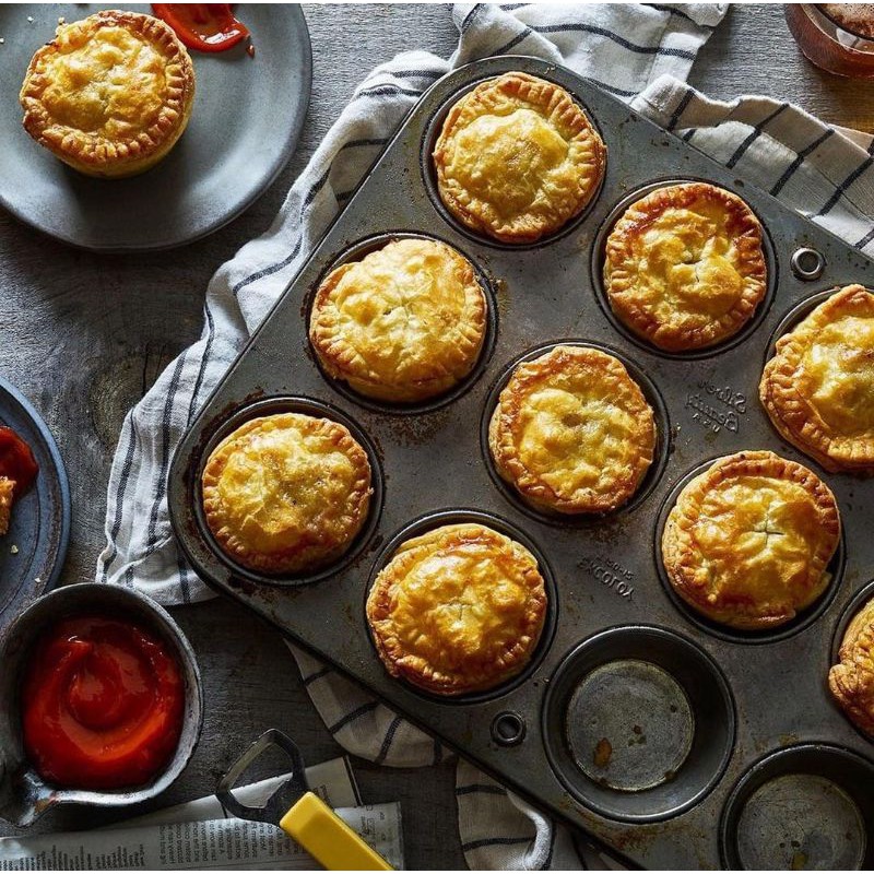 

Party Pies isi 12 pcs