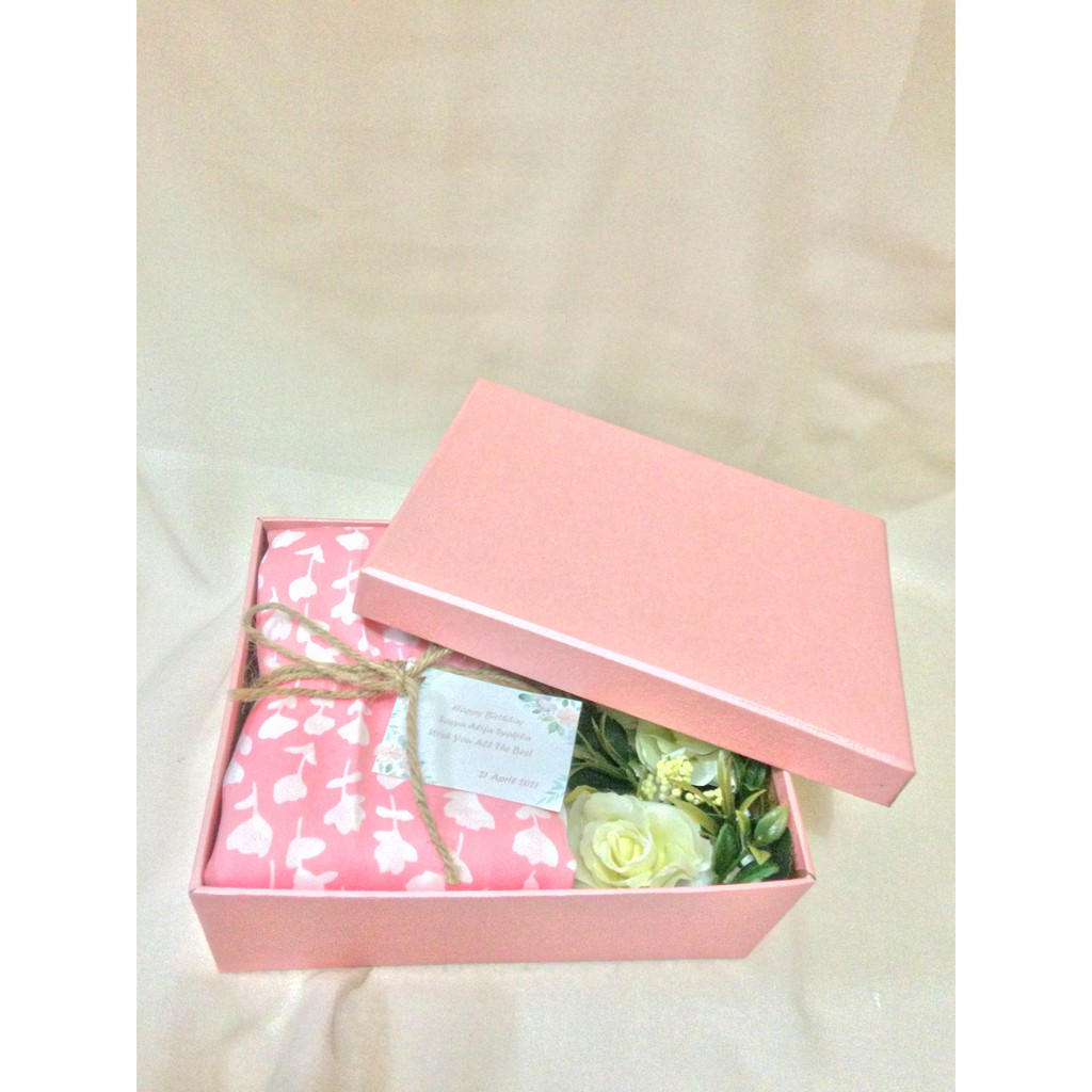 

Flower Box / Gift Box / Buket Bunga Untuk Kado , Hadiah Ulang Tahun atau Wisuda