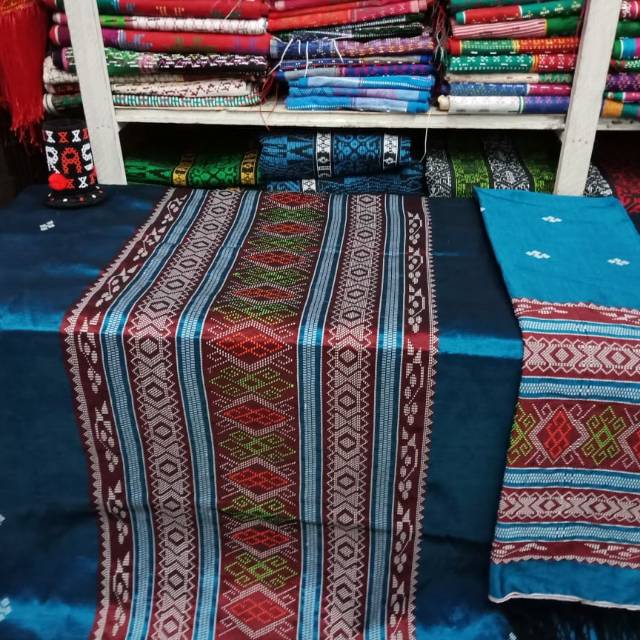Semi sutra motif kepala tumtuman