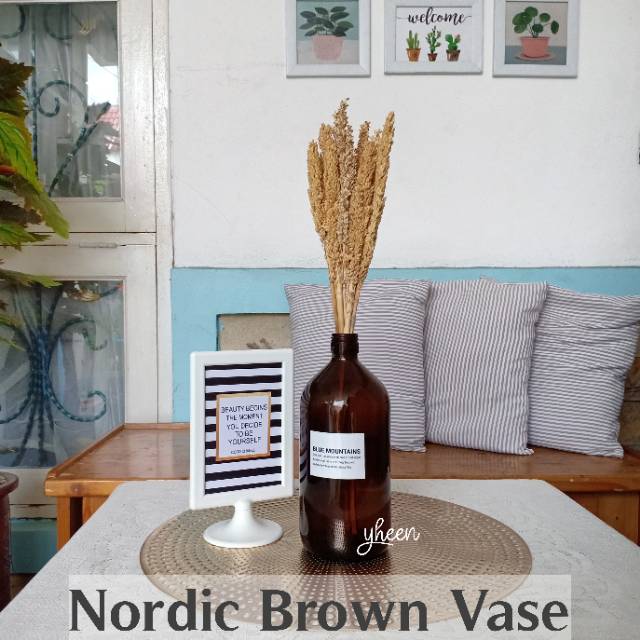 Nordic Brown Vase / Vas Kaca Botol Coklat