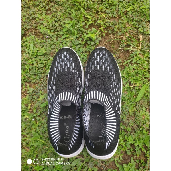 Sepatu sneakers otha preloved murah