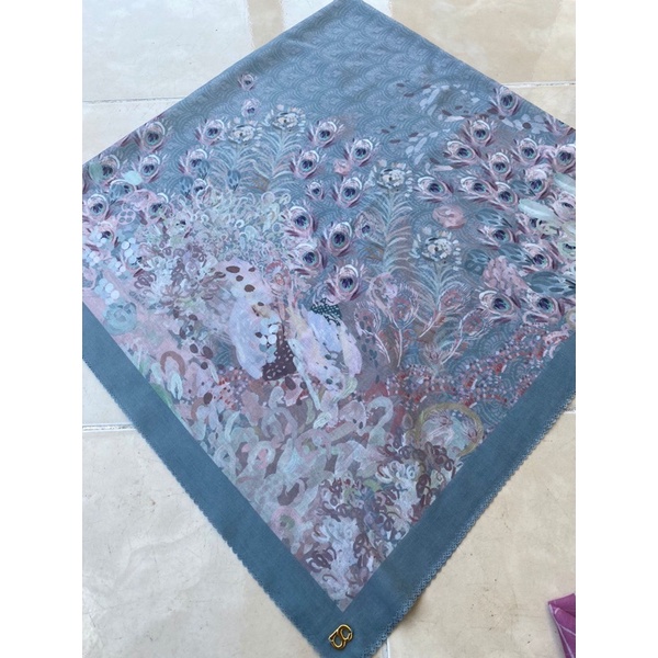 Preloved Buttonscarves Series ederra green milleu